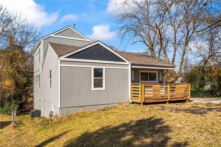 3826 S Crysler Avenue, Independence, MO 64055 - Image #2