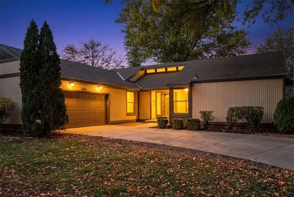 2300 W Post Oak Road, Olathe, KS 66061 - Image #1