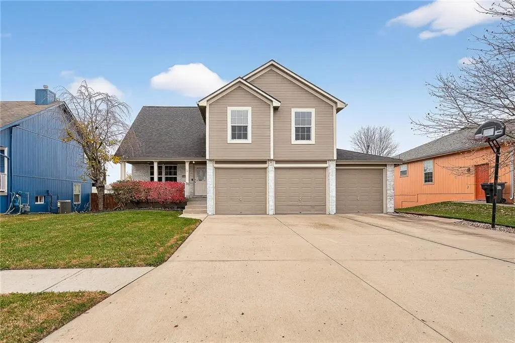 1103 NW Hickory Court, Grain Valley, MO 64029 - Image #1