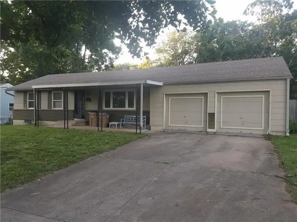 200 Cherokee Drive, Belton, MO 64012