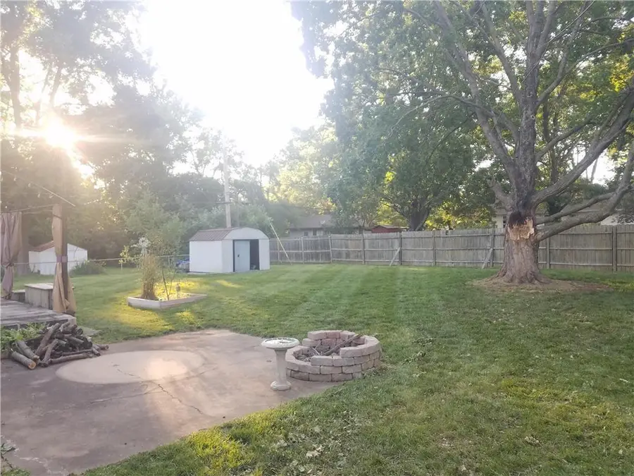 200 Cherokee Drive, Belton, MO 64012 - Image #2