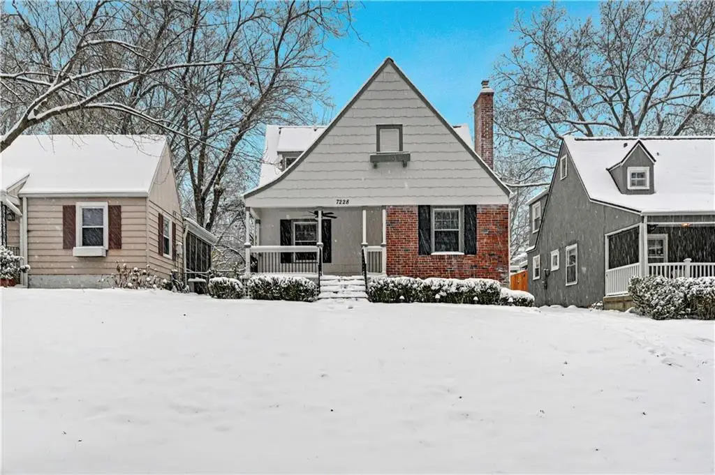 7228 Walnut Street, Kansas City, MO 64114 - Image #1