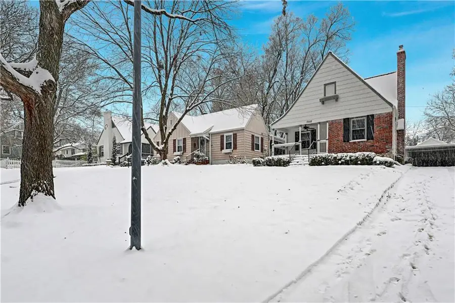 7228 Walnut Street, Kansas City, MO 64114 - Image #2