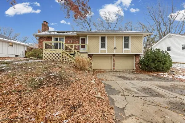 3511 NE Grant Street, Lee's Summit, MO 64064