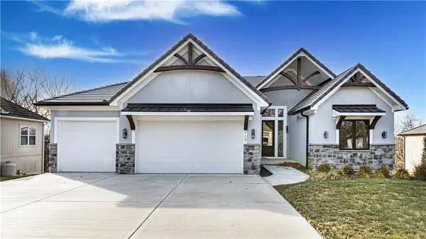 115 Teton Ridge, Lake Winnebago, MO 64034