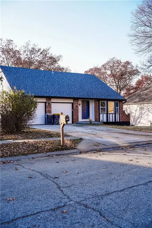 7412 N Strathbury Avenue, Kansas City, MO 64151