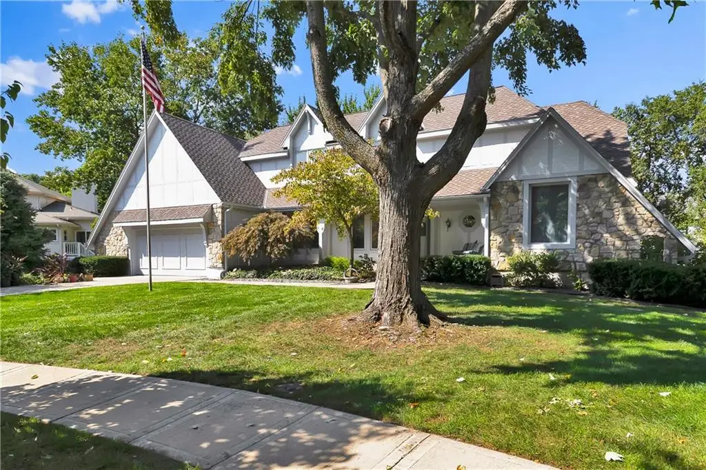 12604 Meadow Lane, Leawood, KS 66209 - Image #1