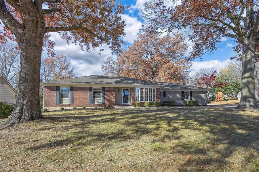 10314 Manor Road, Leawood, KS 66206 - Image #3