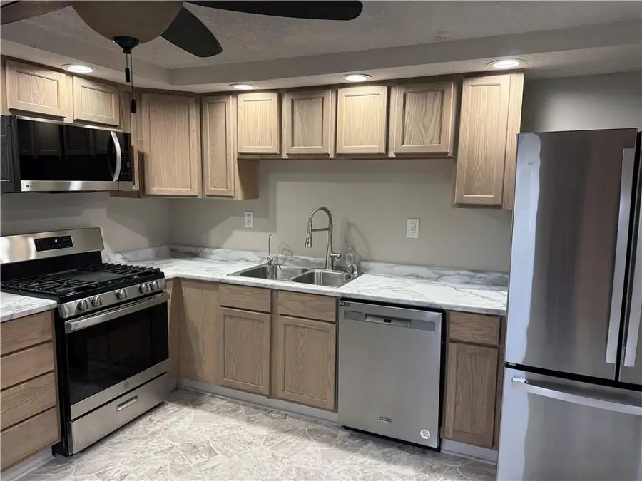 2401 Bittersweet Lane, Saint Joseph, MO 64503 - Image #3