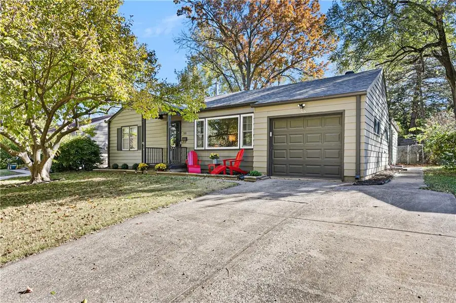 315 E Sweeney Boulevard, Kansas City, MO 64114 - Image #3