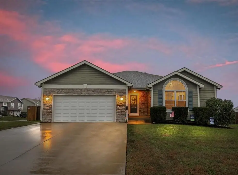16209 Margie Lane, Basehor, KS 66007 - Image #1