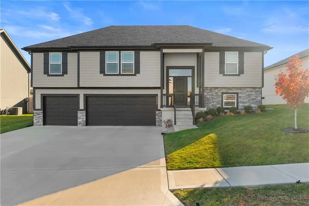 1295 NW Hickorywood Court, Grain Valley, MO 64029 - Image #1