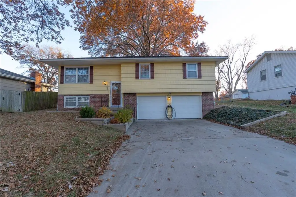 131 E 132nd Terrace, Kansas City, MO 64145 - Image #1