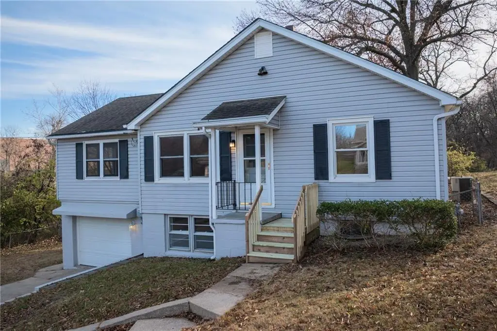 9 NW Englewood Court, Gladstone, MO 64118 - Image #1