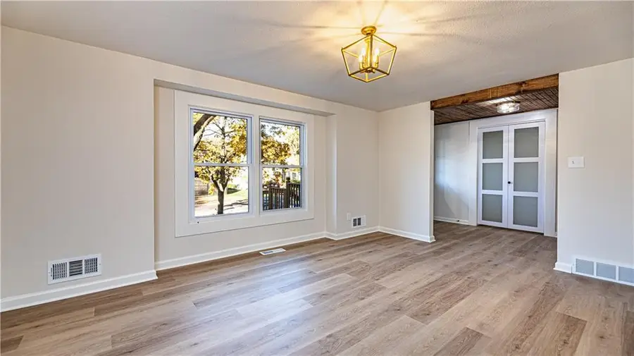 9841 Melrose Street, Overland Park, KS 66214 - Image #3