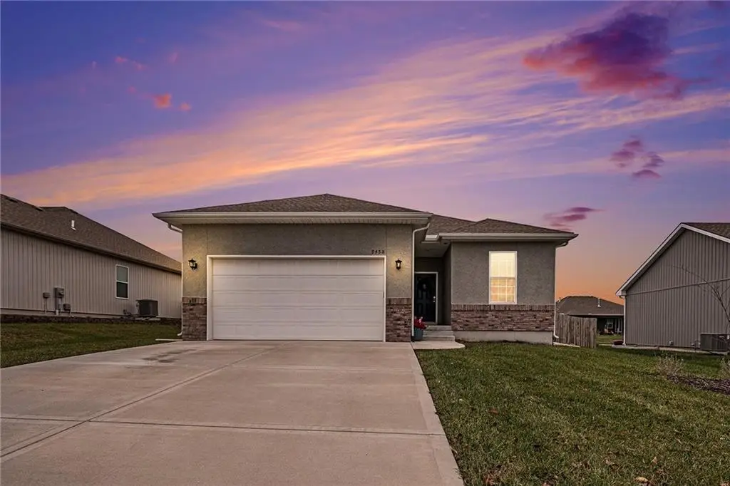 9458 N Lenox Avenue, Kansas City, MO 64154 - Image #1