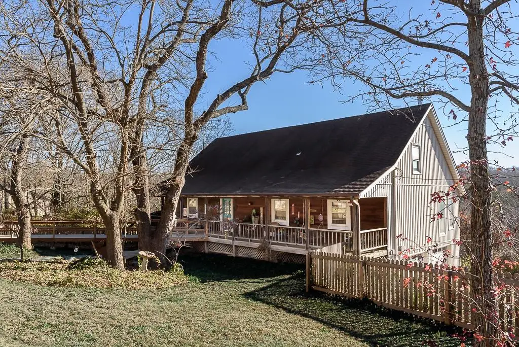 9055 Hillview Drive, De Soto, KS 66018 - Image #1