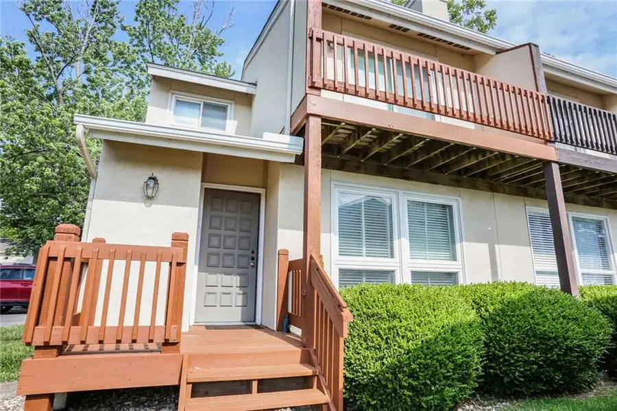 10981 Rosehill Road, Overland Park, KS 66210 - Image #2