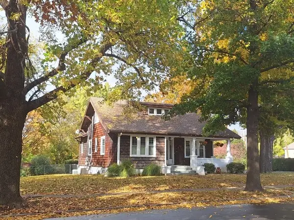 2119 Lovers Lane, St Joseph, MO 64505