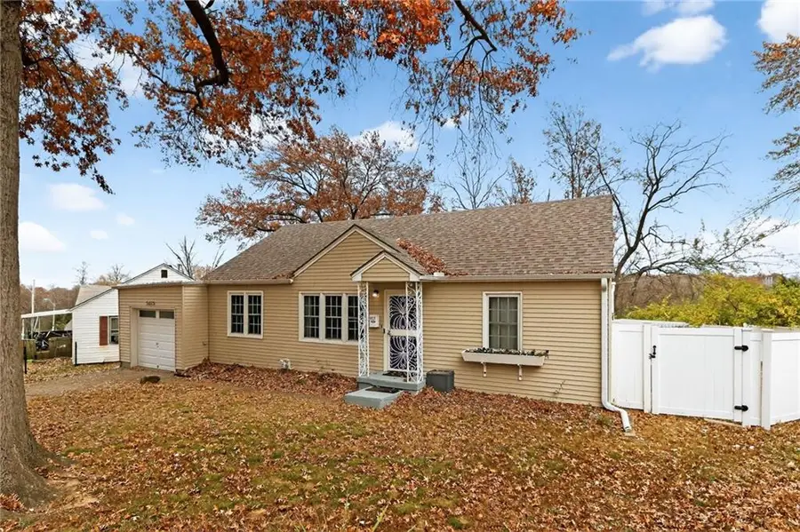 5615 Oakland Avenue, Kansas City, MO 64129 - Image #3