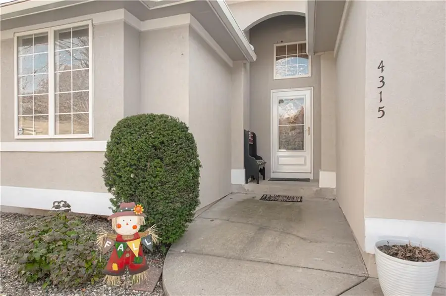 4315 S Davidson Drive, Independence, MO 64055 - Image #2