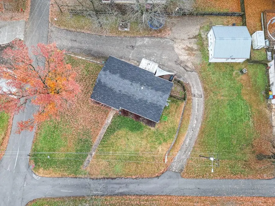 402 E 6th Street, Tonganoxie, KS 66086 - Image #2