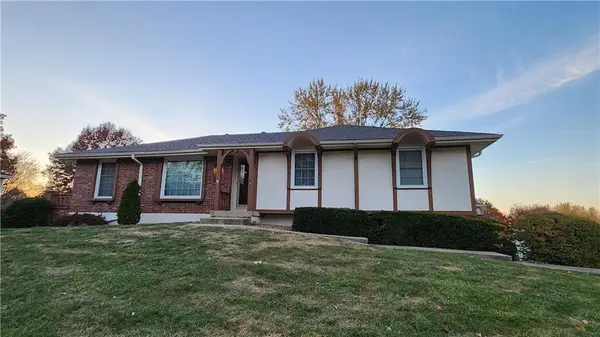 16500 Greenwald Drive, Belton, MO 64012