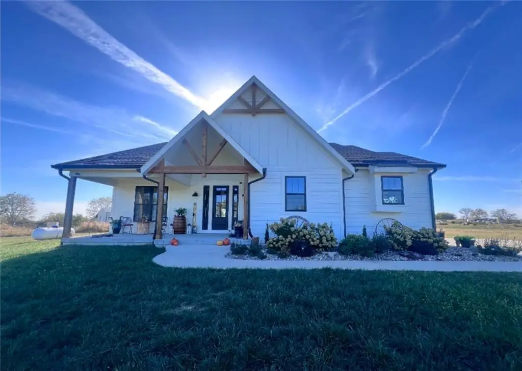 36958 Jingo Road, Louisburg, KS 66053 - Image #1