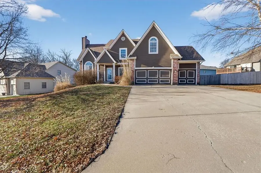 1008 SW Pacific Drive, Lees Summit, MO 64081 - Image #2