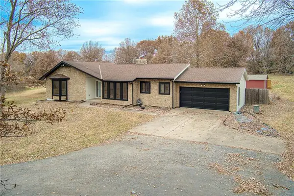 2824 Sunburst Drive, Smithville, MO 64089