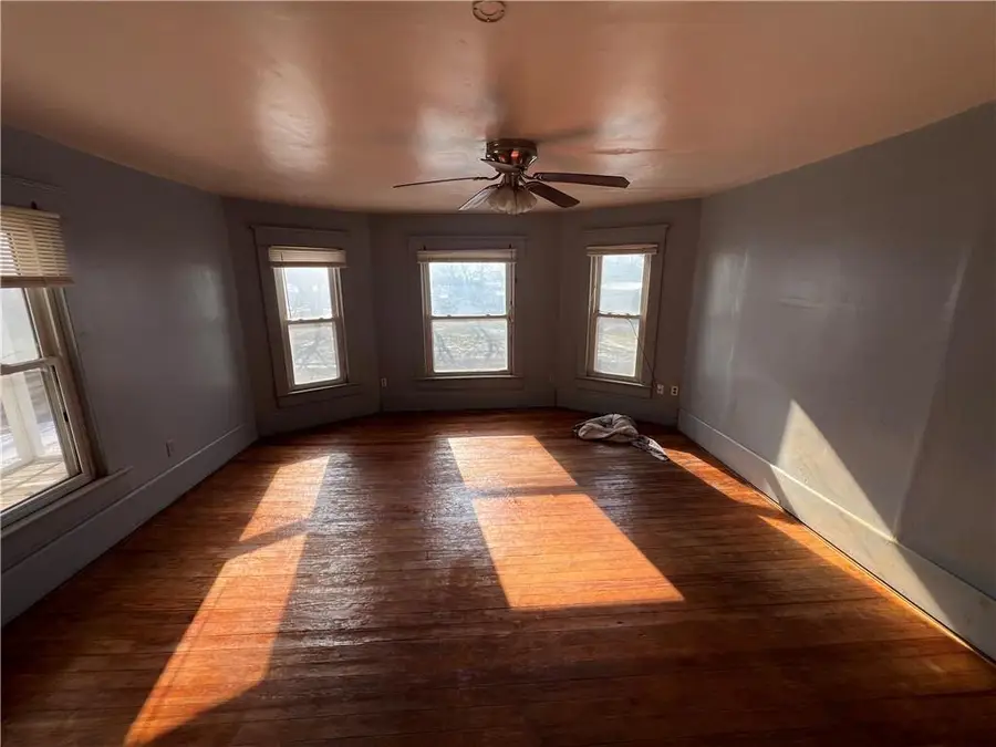 504 N Jefferson Avenue, Iola, KS 66749 - Image #2