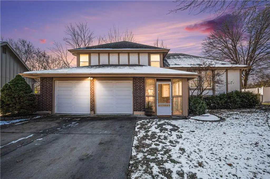 1121 NE Oak Tree Drive, Lees Summit, MO 64086 - Image #1