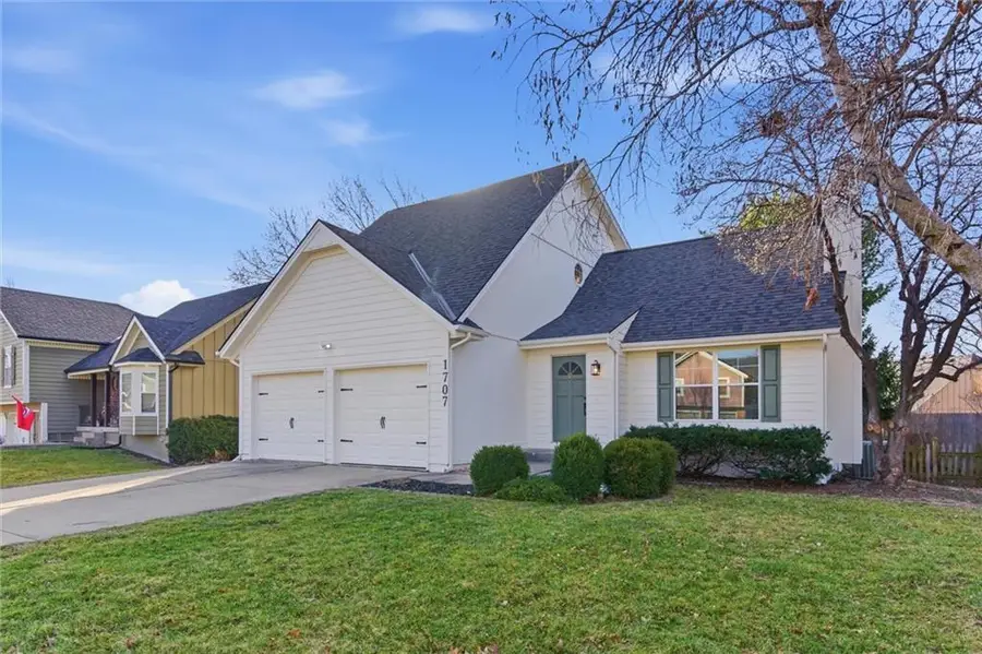 1707 NE Duchess Drive, Lees Summit, MO 64086 - #2