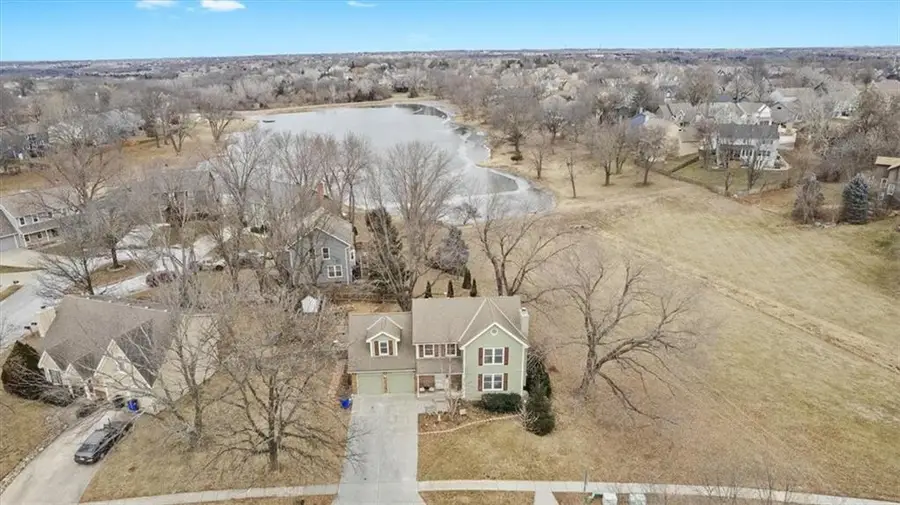 620 N Persimmon Drive, Olathe, KS 66061 - #2