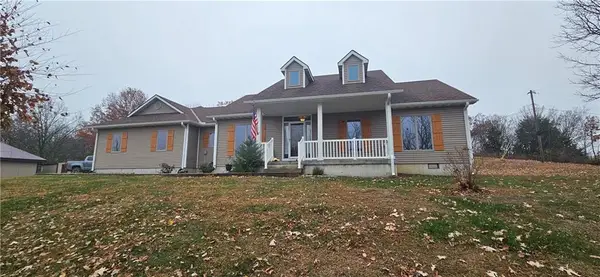 2312 SE Rattle Snake Hill Road, Butler, MO 64730