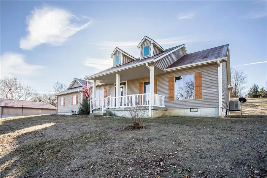 2312 SE Rattle Snake Hill Road, Butler, MO 64730 - #2