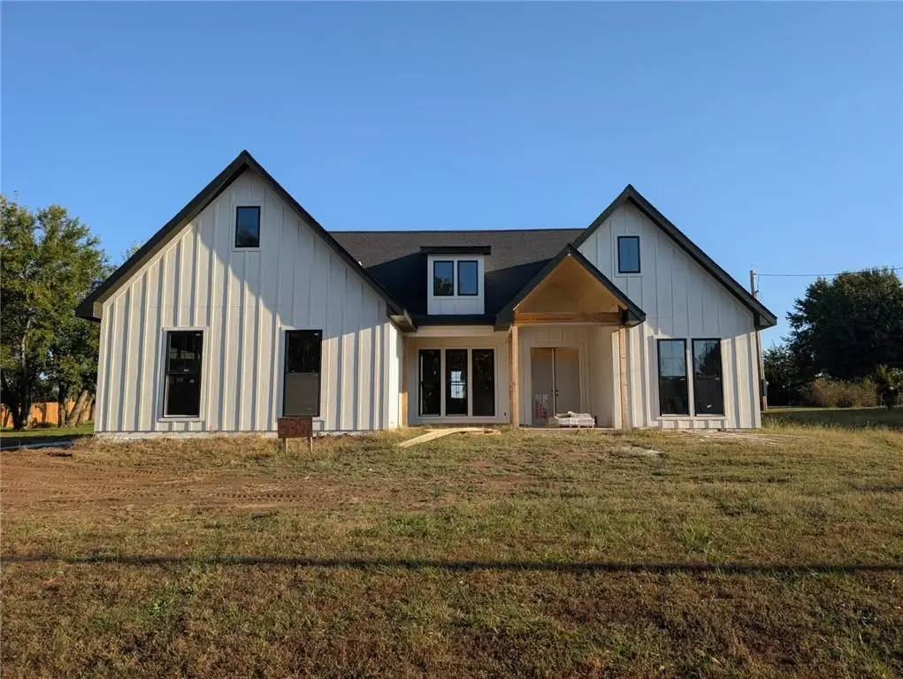 5357 Choctaw Lane, McLouth, KS 66054 - Image #1