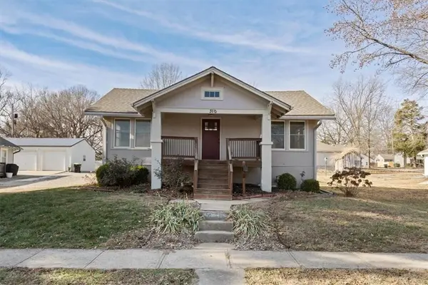 310 Green Street, Lee's Summit, MO 64063
