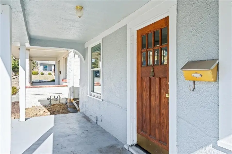 5105 Walnut Street, Kansas City, MO 64112 - #3