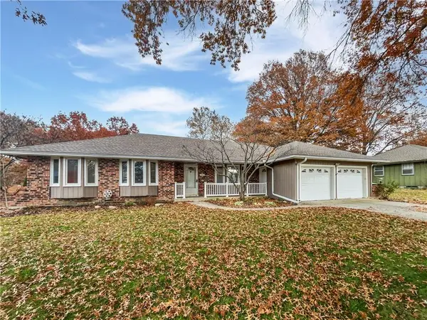 2200 Meadowlark Drive, Harrisonville, MO 64701