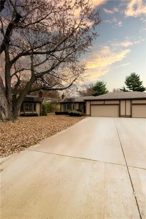 1303 N 43rd Street, Saint Joseph, MO 64506 - Image #2