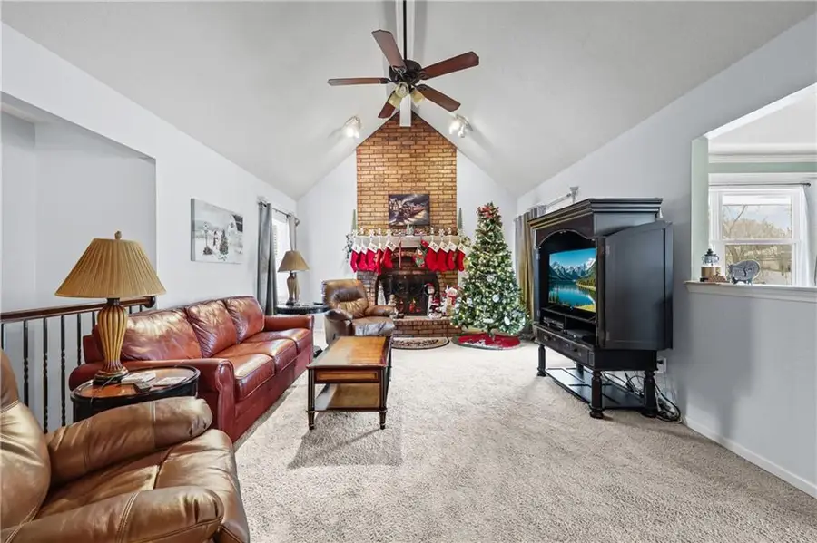 2401 NW London Drive, Blue Springs, MO 64015 - Image #3