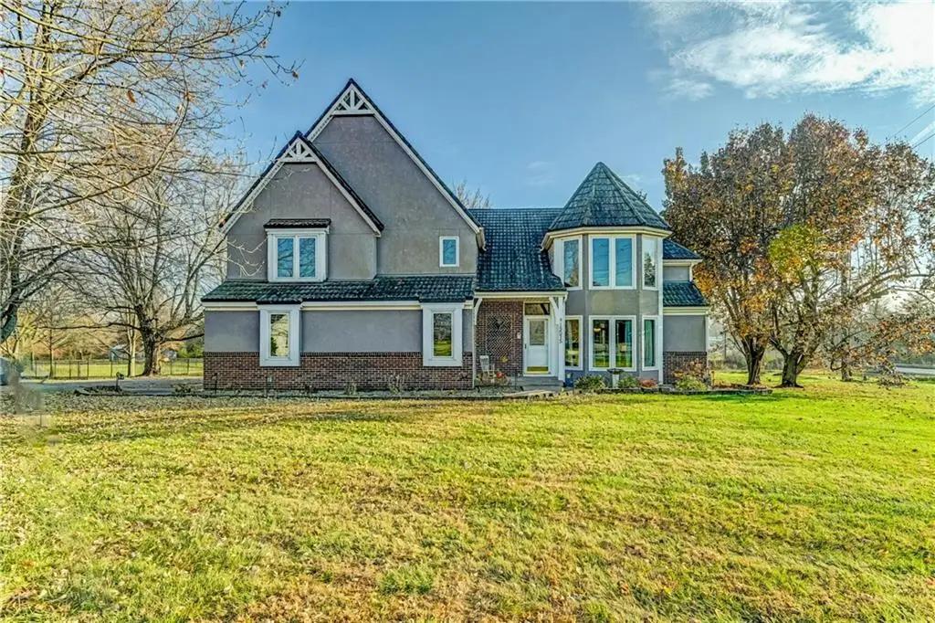 15075 W 157th Terrace, Olathe, KS 66062 - Image #1