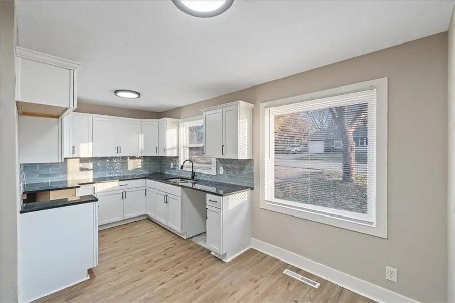 6302 Fairlane Drive, Kansas City, MO 64134 - Image #3