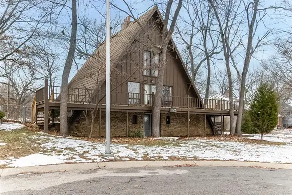 1122 Queens Place, Kansas City, MO 64131