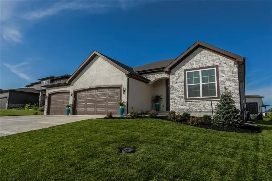15475 W 172nd Court, Olathe, KS 66062 - Image #2