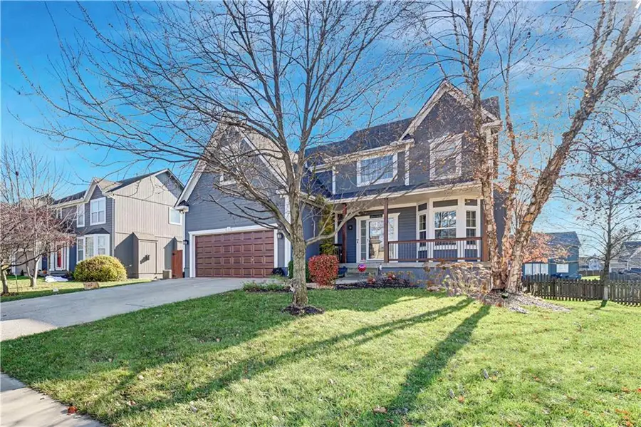 613 E Skylark Street, Gardner, KS 66030 - Image #2