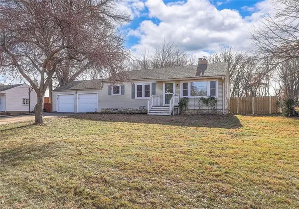 8901 E 66th Street, Raytown, MO 64133