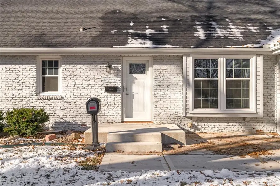 8902 Mastin Street, Overland Park, KS 66212 - Image #2