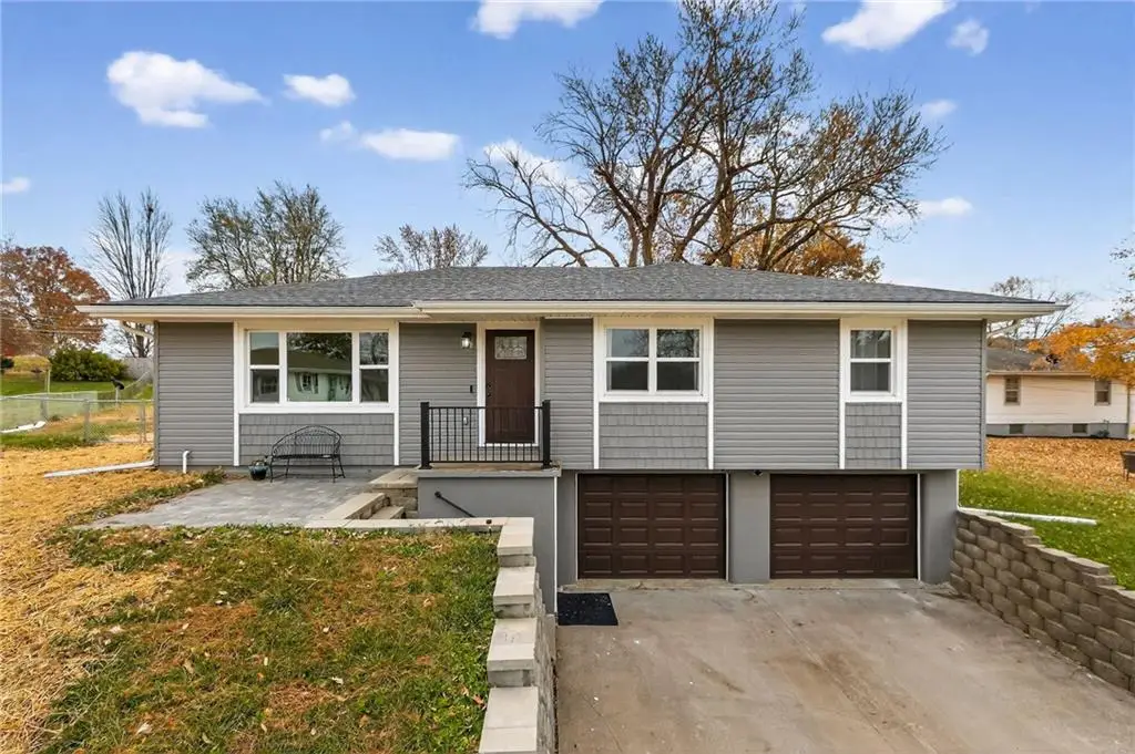 18 Bear Circle, Saint Joseph, MO 64506 - Image #1